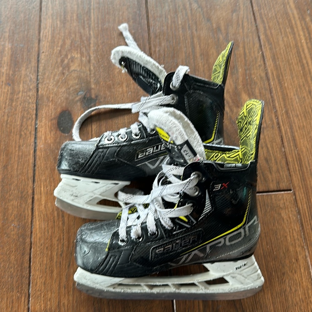 BAUER VAPOR 3X ICE HOCKEY SKATES - YOUTH